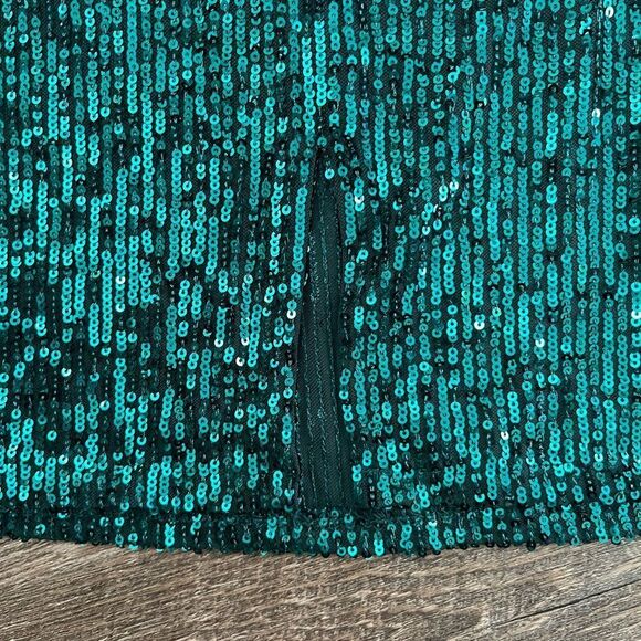 Cece Sequin Keyhole Back Tank-Size Large - Picture 4 of 10